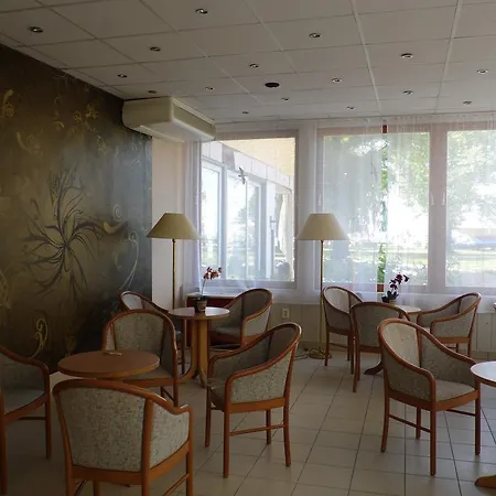 Hotel Kenese 호텔 4*
