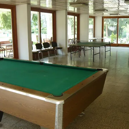 מלון Hotel Kenese באלאטונקנשה