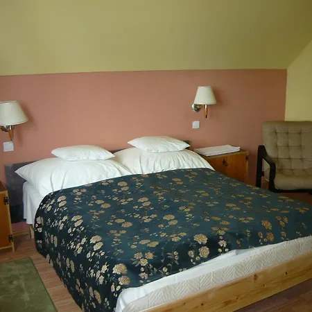 فندق Hotel Kenese بالاتونكينيشي