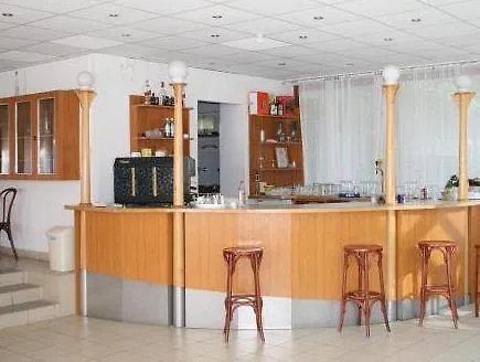 فندق Hotel Kenese 4*